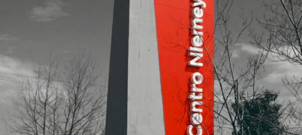 letrero-corporativo-singular-centro-niemeyer